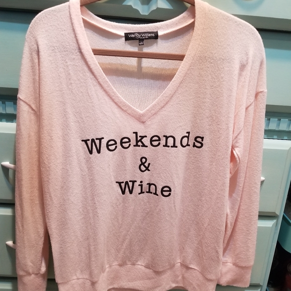 Weekends and wine top size small - Picture 2 of 8